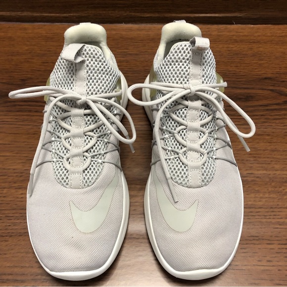 Nike Darwin Women’s Light Gray Sneakers Size 8 - Picture 7 of 14